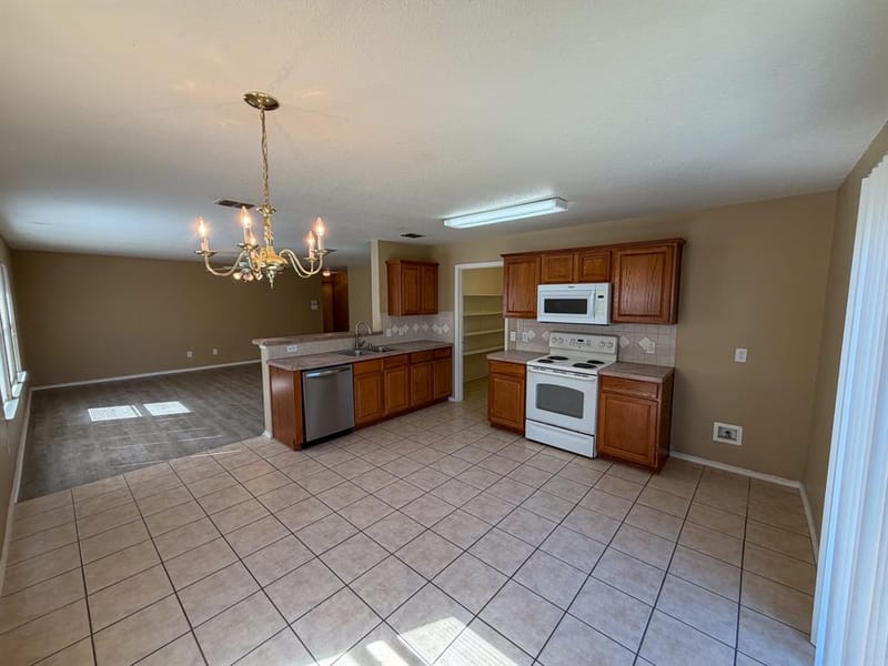 2111 Southridge Lane, Sherman TX 75092 - Photo 11