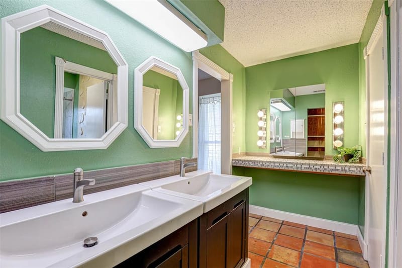 1910 Middle Glen Drive, Carrollton TX 75007 - Photo 27