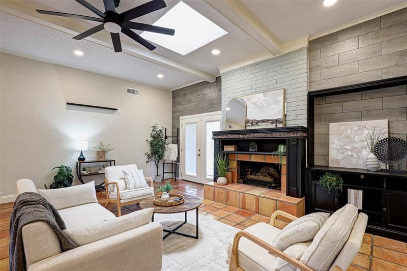 1910 Middle Glen Drive, Carrollton TX 75007 - Photo 13