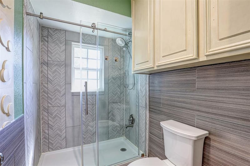 1910 Middle Glen Drive, Carrollton TX 75007 - Photo 26