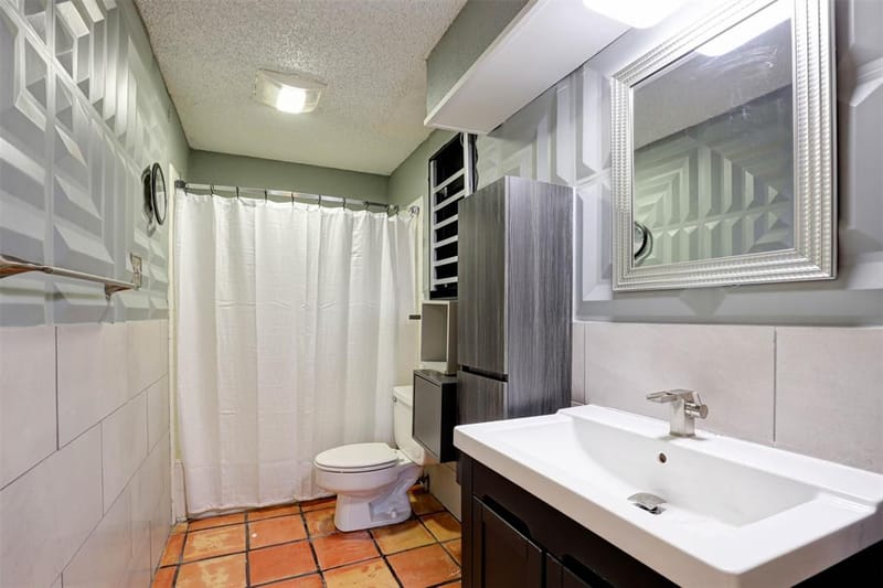 1910 Middle Glen Drive, Carrollton TX 75007 - Photo 20