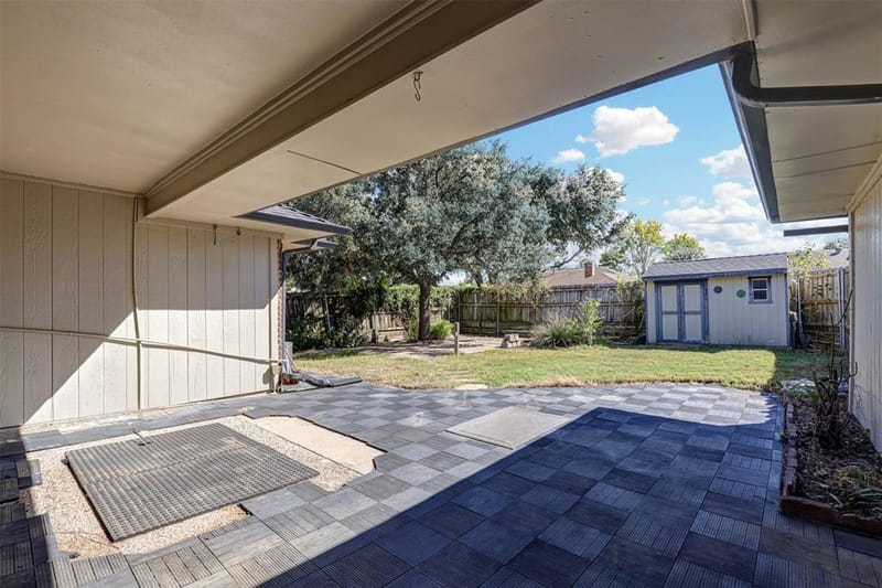 1910 Middle Glen Drive, Carrollton TX 75007 - Photo 30