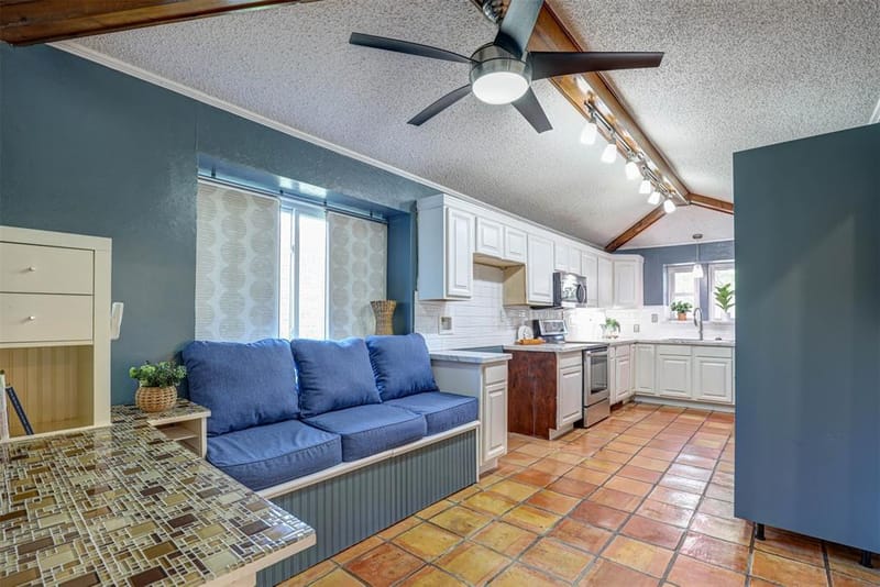 1910 Middle Glen Drive, Carrollton TX 75007 - Photo 10