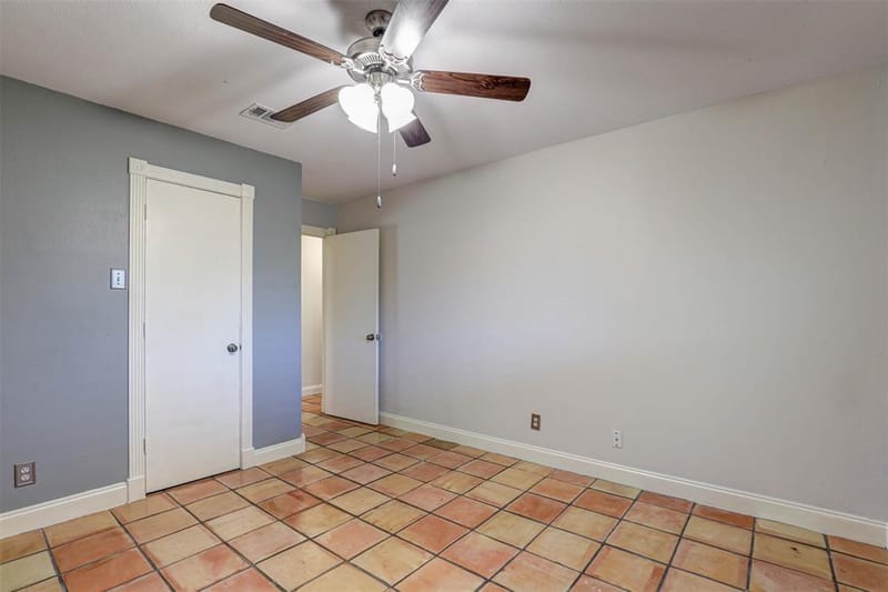 1910 Middle Glen Drive, Carrollton TX 75007 - Photo 19