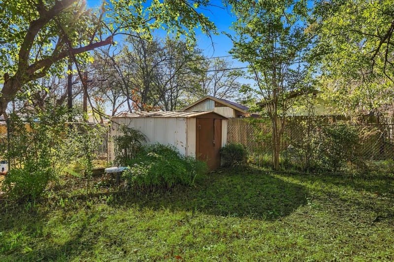 704 Pershing Drive, Denton TX 76209 - Photo 28