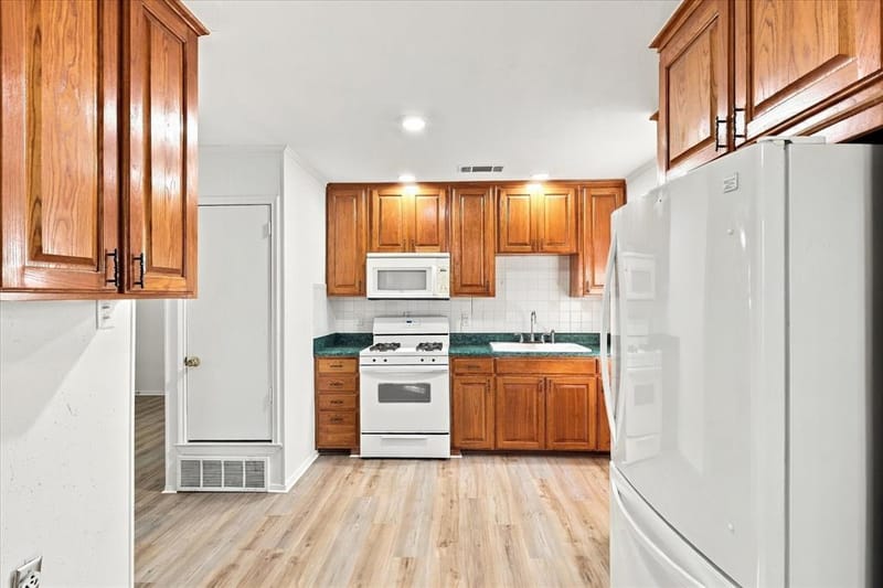 704 Pershing Drive, Denton TX 76209 - Photo 14