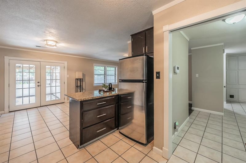 612 Bayless Drive, Euless TX 76040 - Photo 10
