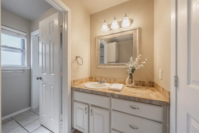 612 Bayless Drive, Euless TX 76040 - Photo 15