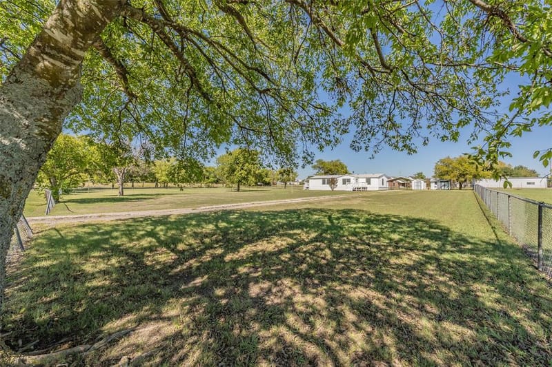 7885 Little Branch, Waxahachie TX 75167 - Photo 2