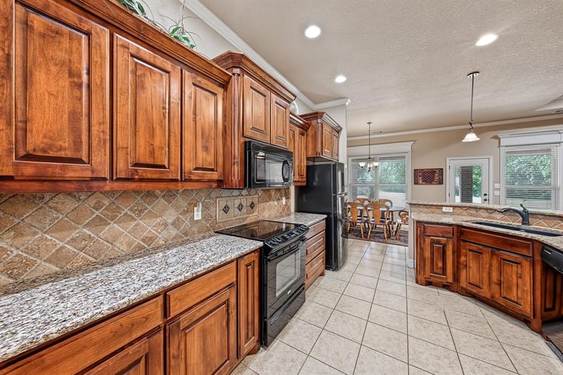 112 Meadow Arbor Drive, Weatherford TX 76085 - Photo 6