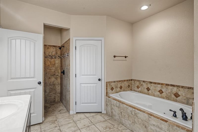 112 Meadow Arbor Drive, Weatherford TX 76085 - Photo 17