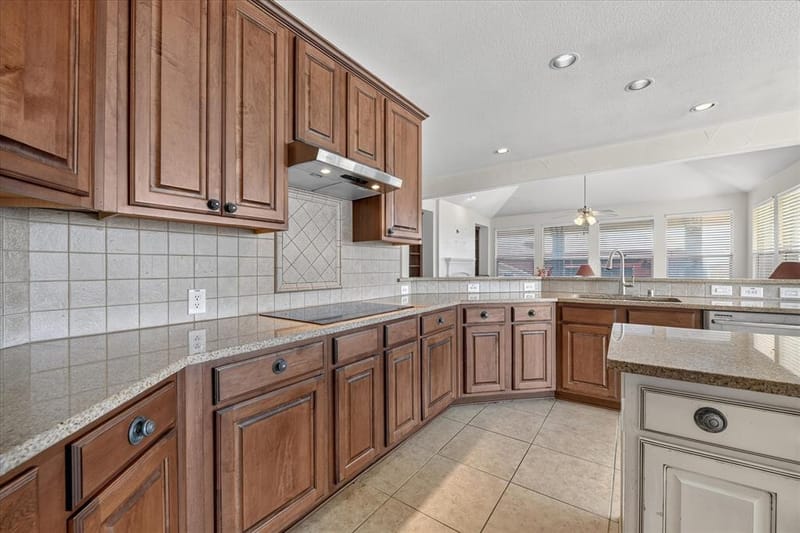 7529 Zinnia Lane, Forest Hill TX 76140 - Photo 14