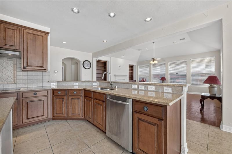 7529 Zinnia Lane, Forest Hill TX 76140 - Photo 15