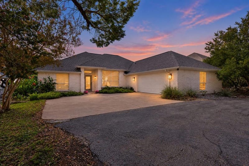 1203 Horizon Court, Granbury TX 76049