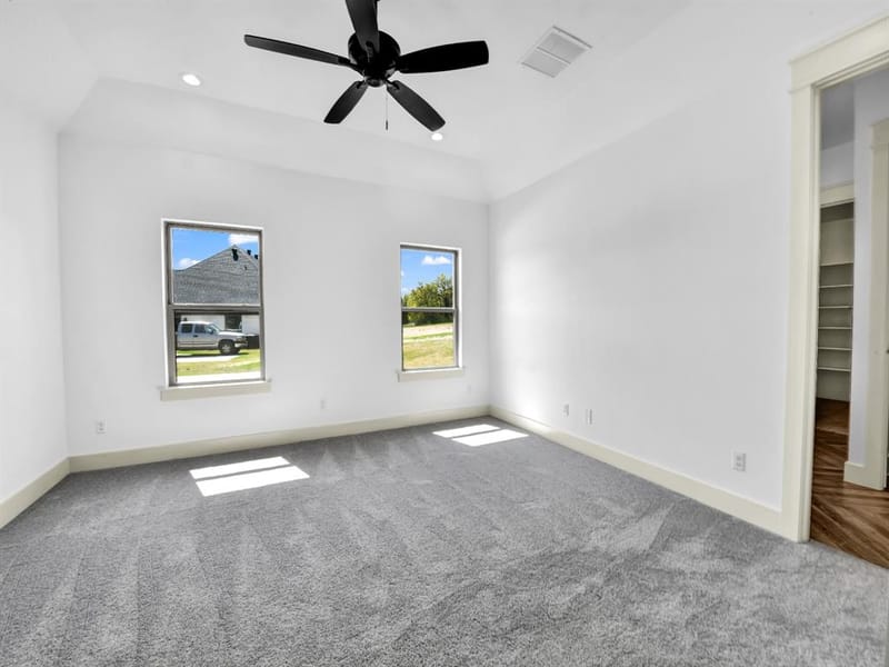 10016 Valley Oak Way, Springtown TX 76082 - Photo 14