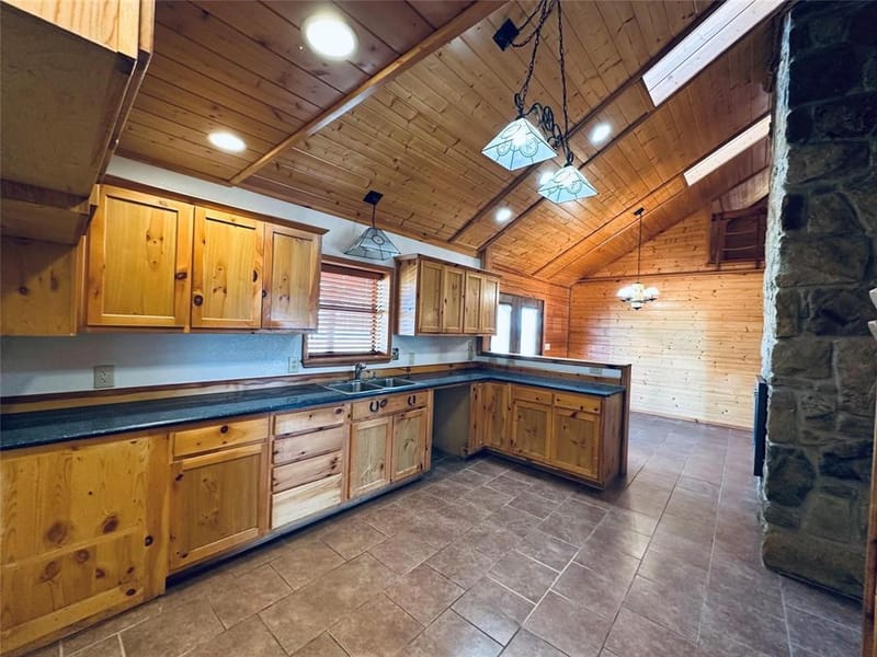 349 Lake Point, Comanche TX 76442 - Photo 6
