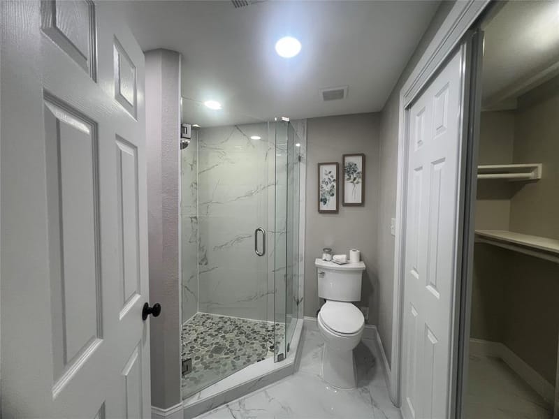 1021 E Russell Avenue, Carrollton TX 75006 - Photo 16