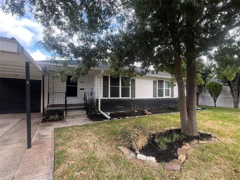 1021 E Russell Avenue, Carrollton TX 75006 - Photo 26