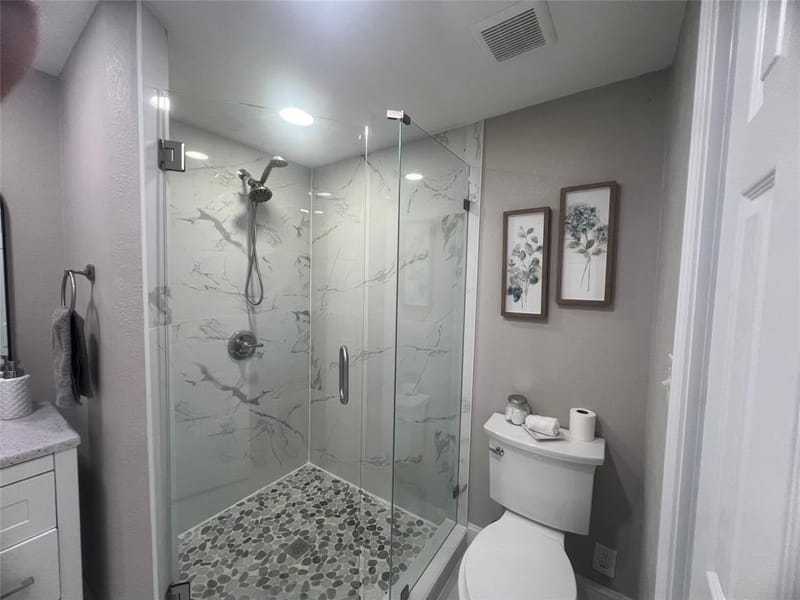 1021 E Russell Avenue, Carrollton TX 75006 - Photo 19