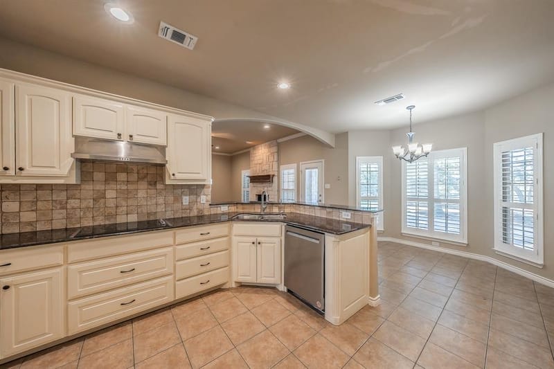 155 N Star Crossing Lane, Weatherford TX 76088 - Photo 12