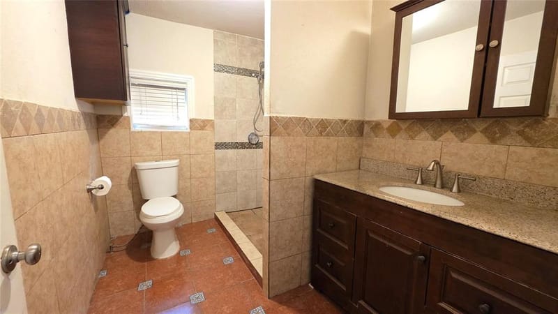 524 W Broadus Avenue, Fort Worth TX 76115 - Photo 4