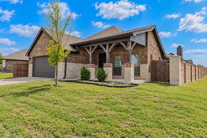 2577 Hadley Street, Weatherford TX 76087 - Photo 2