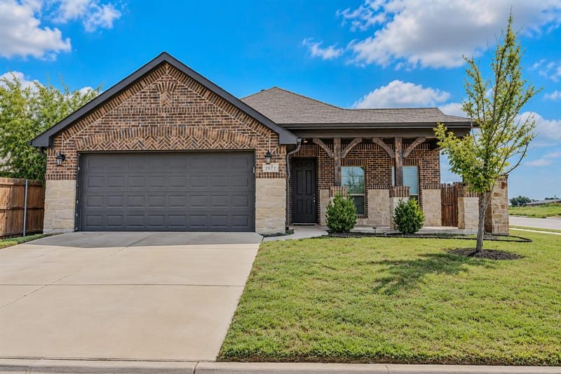 2577 Hadley Street, Weatherford TX 76087