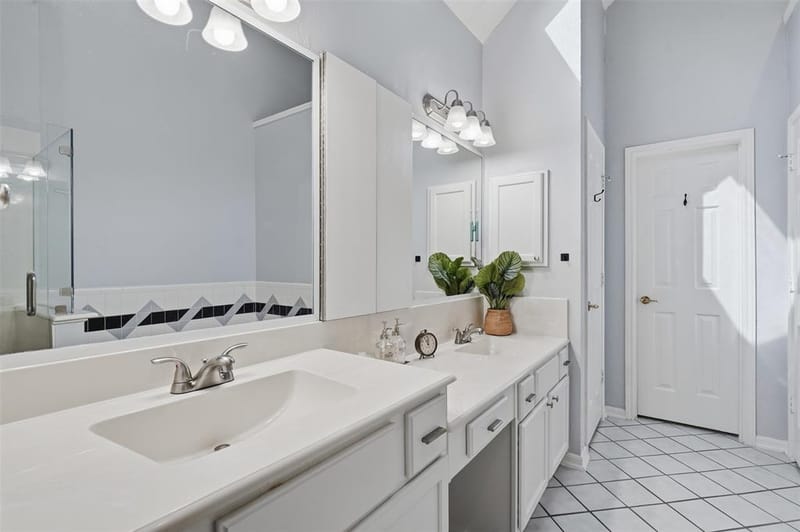 3018 Oak Cove Road, Arlington TX 76017 - Photo 18
