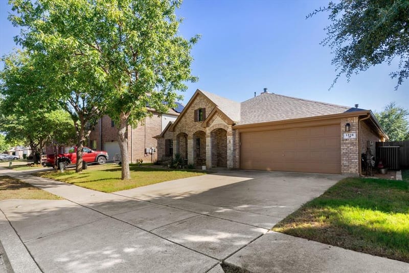 1316 Missionary Ridge Trail, Fort Worth TX 76131 - Photo 2