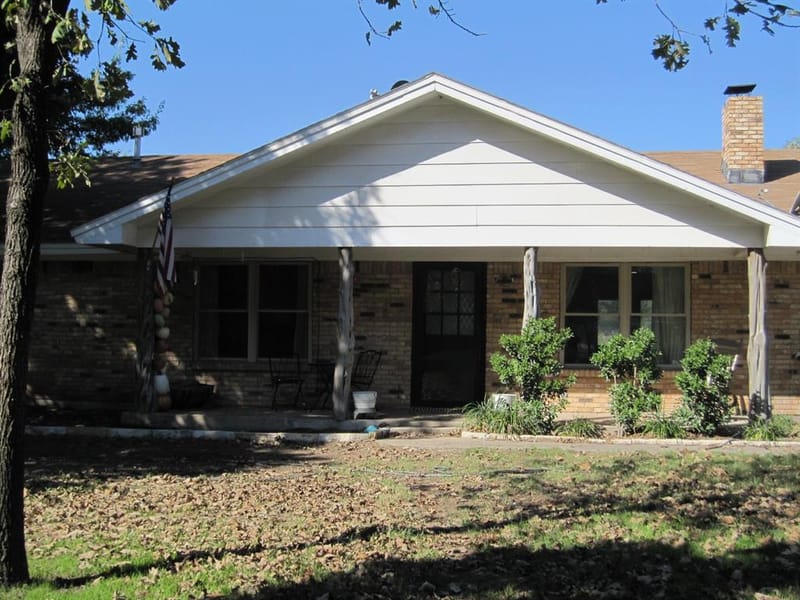 508 S Hovey Street, Chico TX 76431