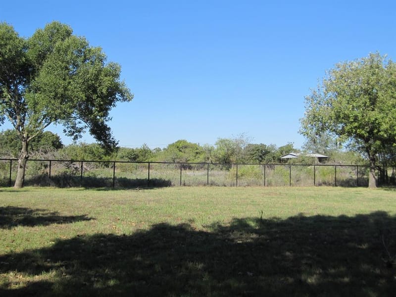 508 S Hovey Street, Chico TX 76431 - Photo 5