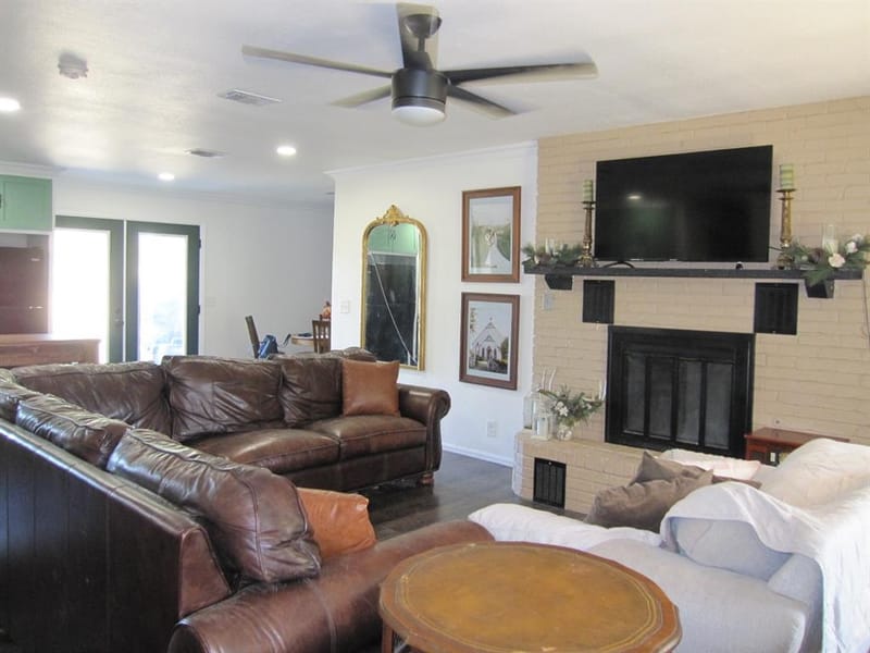 508 S Hovey Street, Chico TX 76431 - Photo 9