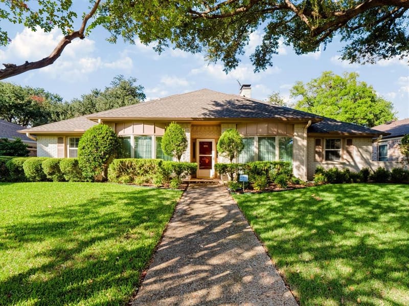 6911 Brentfield Drive, Dallas TX 75248 - Photo 2