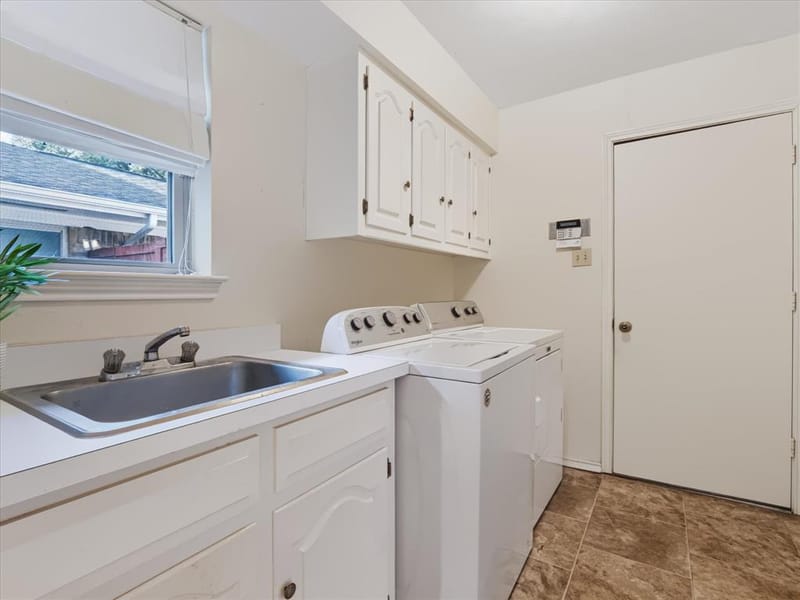 6911 Brentfield Drive, Dallas TX 75248 - Photo 20