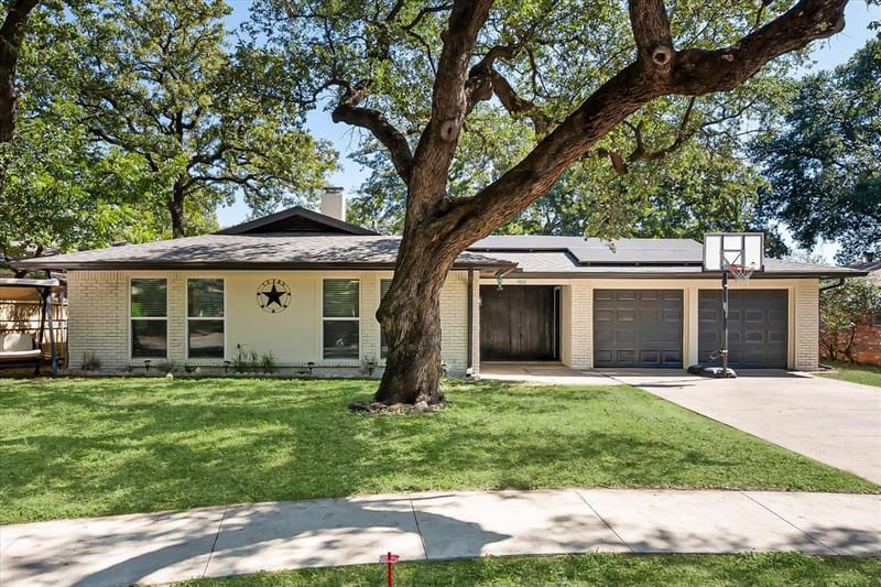 1012 Keith Drive, Hurst TX 76053 - Photo 3