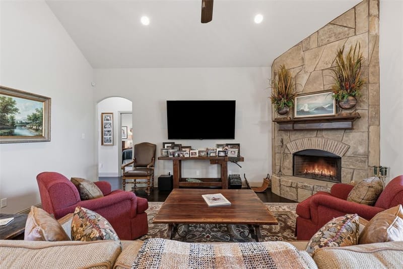 253 Maral Lane, Azle TX 76020 - Photo 4