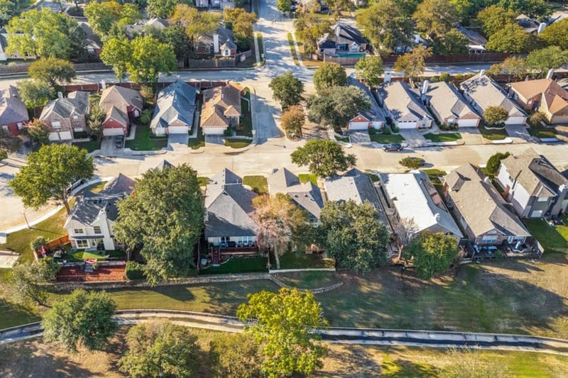 2237 Wembley Wood Lane, Bedford TX 76022 - Photo 23