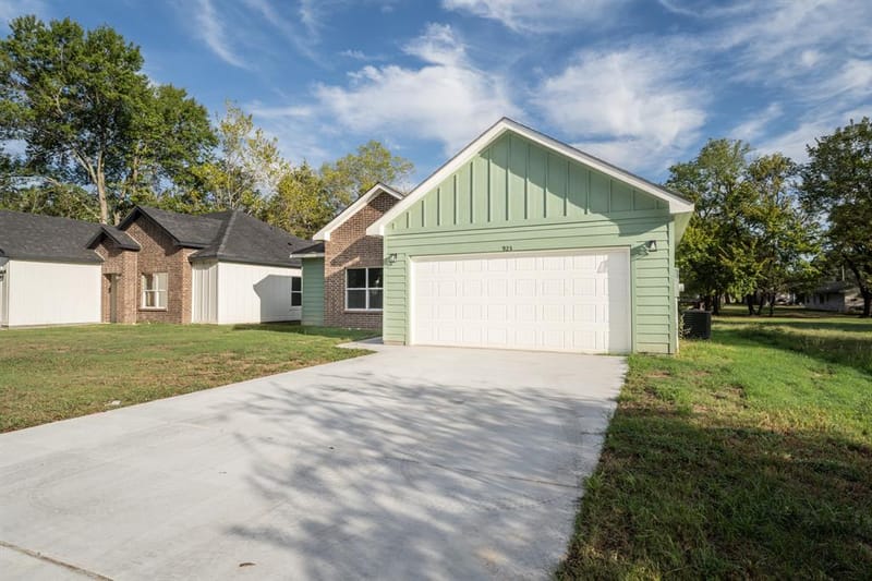 923 Putman Street, Sulphur Springs TX 75482 - Photo 3