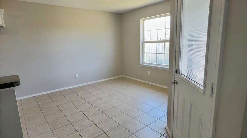 913 Barbara Street, Denton TX 76209 - Photo 6