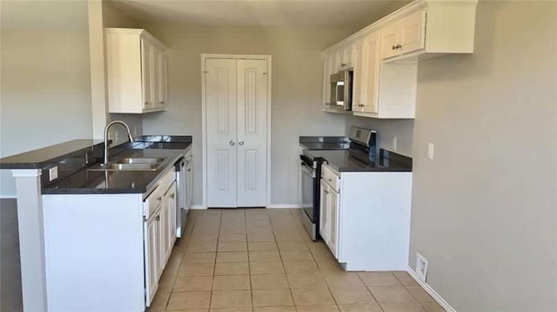 913 Barbara Street, Denton TX 76209 - Photo 8