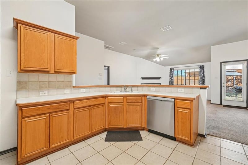 1004 Cedarbrook Circle, Grand Prairie TX 75052 - Photo 17
