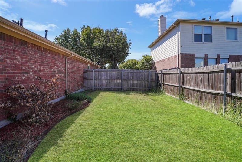 1004 Cedarbrook Circle, Grand Prairie TX 75052 - Photo 32