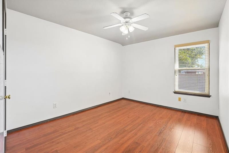 1004 Cedarbrook Circle, Grand Prairie TX 75052 - Photo 9