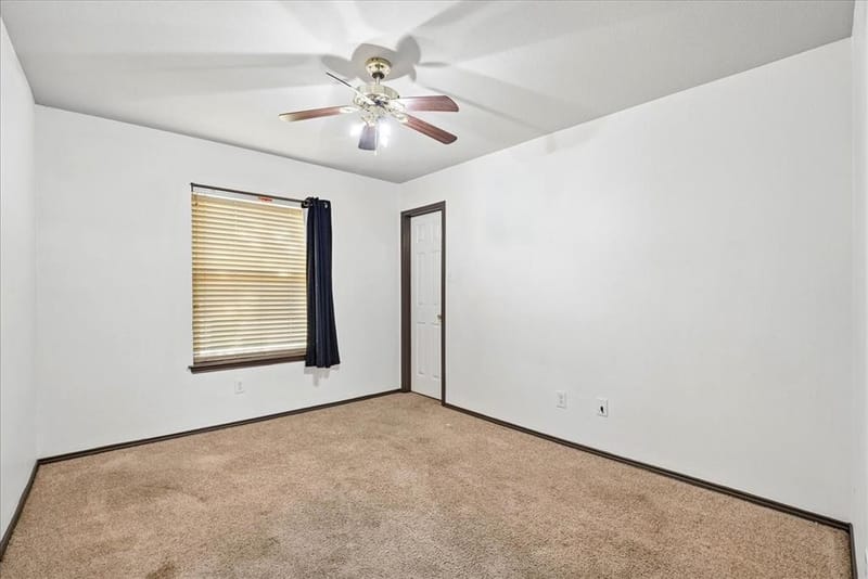 1004 Cedarbrook Circle, Grand Prairie TX 75052 - Photo 10