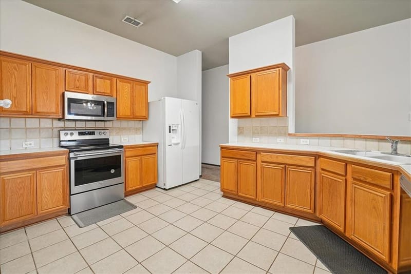 1004 Cedarbrook Circle, Grand Prairie TX 75052 - Photo 15