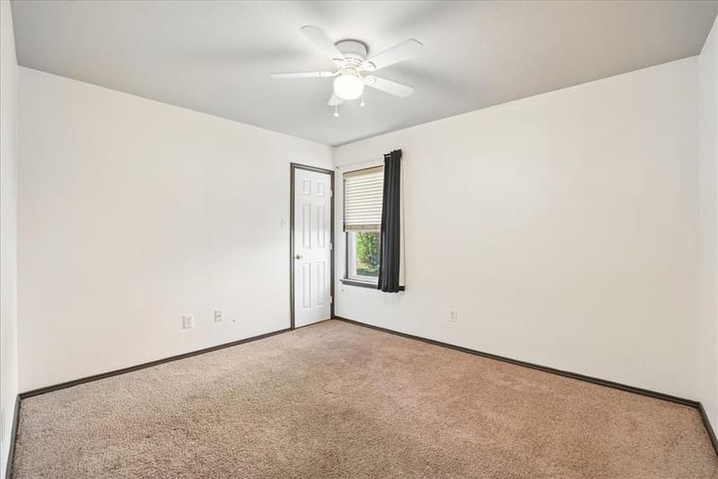 1004 Cedarbrook Circle, Grand Prairie TX 75052 - Photo 11
