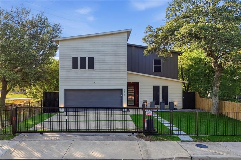 709 Woodbine Avenue, Dallas TX 75203 - Photo 6