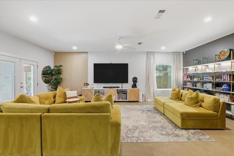 709 Woodbine Avenue, Dallas TX 75203 - Photo 3