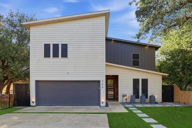 709 Woodbine Avenue, Dallas TX 75203