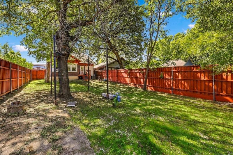 305 E 6th Street, Dallas TX 75203 - Photo 23